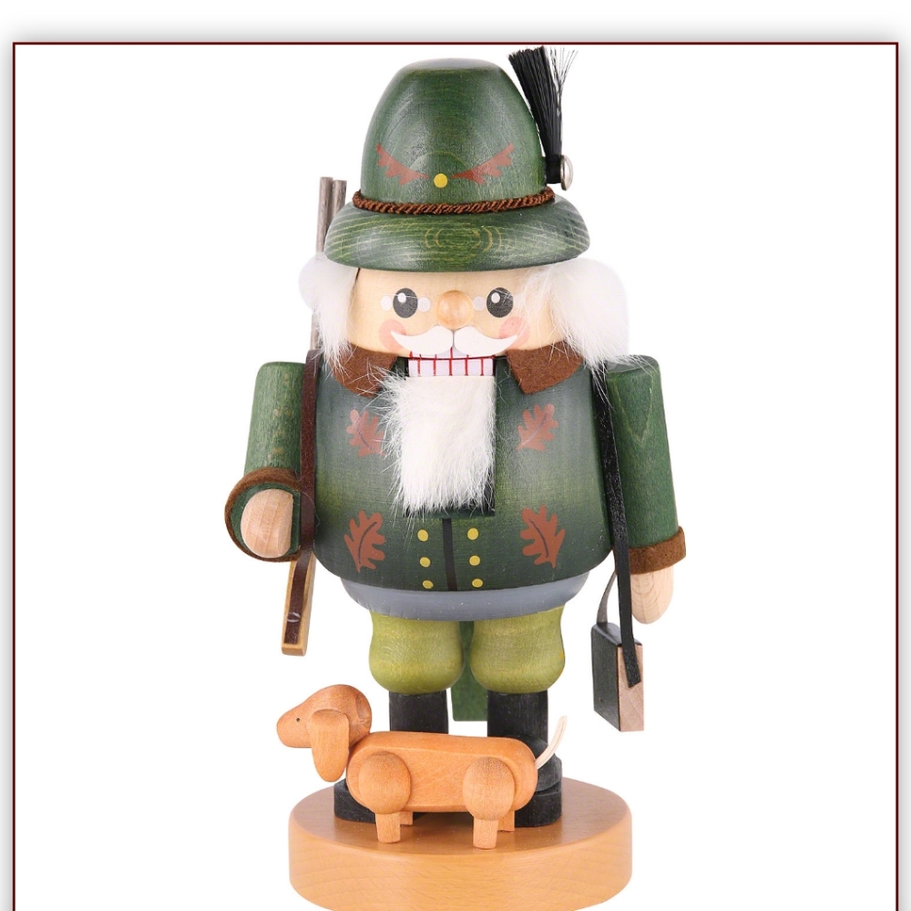 Nutcracker Erzgebirge Palace German hunter with rifle and dashound dog rare